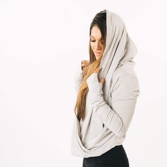 Zyia Cream Yoga Shawl Medium - Picture 4 of 6